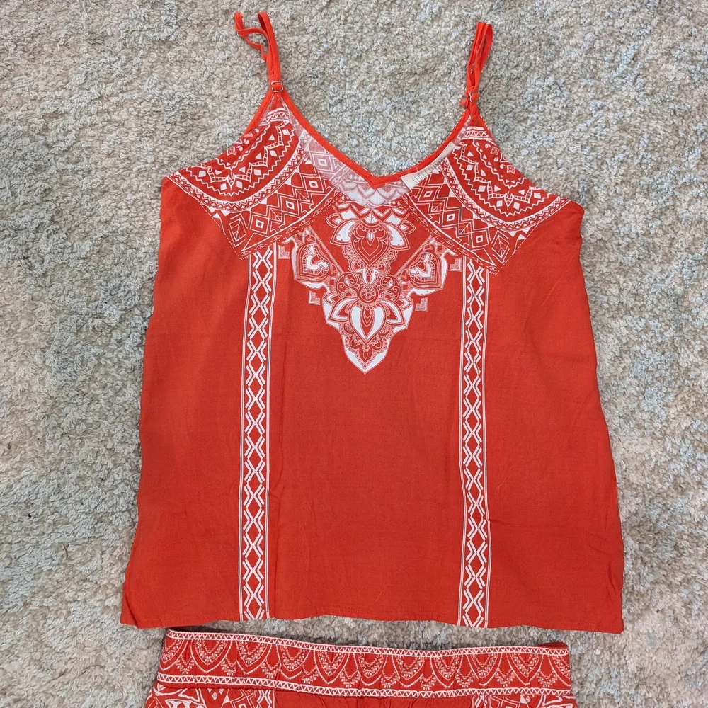 NWT Womens Red Bandana Print Top and‎ Shorts Set - Picture 3 of 5